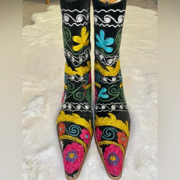 ⚡️Stunning Vintage 90s Neon Floral PSYCHEDELIC Embroidered Kilim Art Heeled Boot - Picture 2 of 16